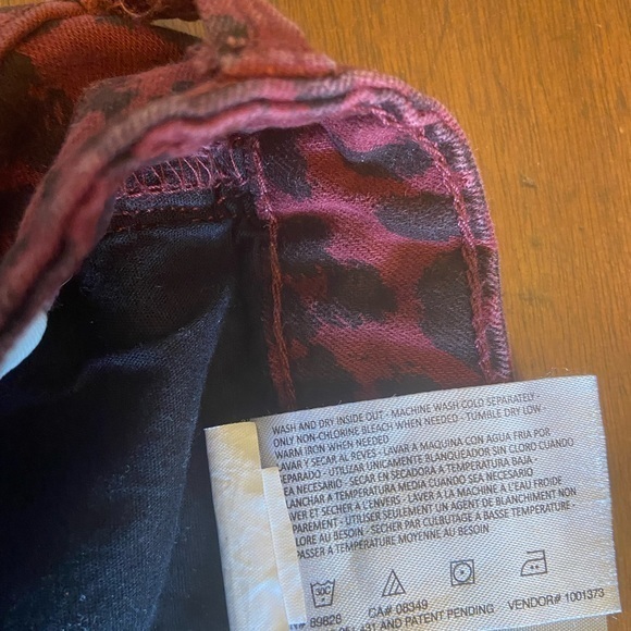 Sanctuary red and black‎ zebra skinny jeans size 6 - social standard - Picture 6 of 11